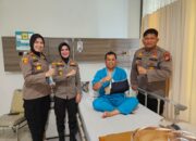 Kapolsek Jajaran Polres Kampar Beri Dukungan Moril dan Bantuan Sosial untuk Kapolsek Tambang yang Sakit