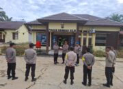 Kado Bukan Sembarang Kado, Kapolsek Rambah Hilir Kasih Kejutan ini Bagi Personil yang Berulang Tahun