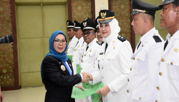 Wakil Bupati Kampar Lantik 12 Penjabat Kepala Desa