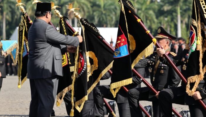 Presiden Hadiahi Penghargaan Nugraha Sakanti Kepada Divisi Humas Polri dan Enam Satker Lainnya