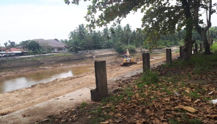 Normalisasi Sungai Batang Labuh Dimulai, PUPR Rohul Pastikan Aliran Air Kembali Lancar