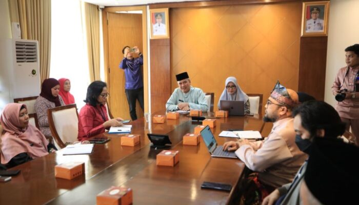 Rapat Bersama RSUD AA, Pj Sekda Bahas Pelayanan Kesehatan Eksekutif