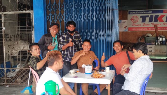 Kabid Kominfo Kampar Gelar Silaturahmi Bersama Wartawan di Warung Mina