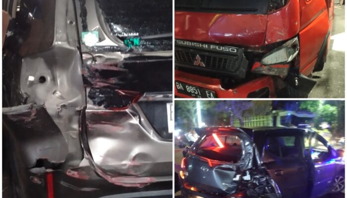 Laka Beruntun di Depan Terminal Bangkinang, Dua Mobil Ringsek Ditabrak Truk dari Arah Pekanbaru