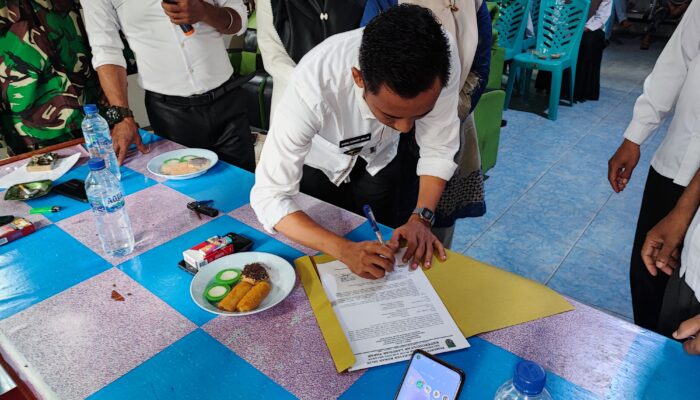 Sertijab di kepenghuluan labuhan papan ,Datuk penghulu Ahmad Sunardi meminta doa dan dukungan masyarakat untuk labuhan papan lebih baik