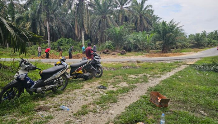 Ketua DPRD Kampar Ahmad Taridi Inisiatif Pelebaran Jalan Tikungan di Desa Sei Kijang Jaya Untuk Atasi Kecelakaan