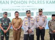 Sinergi Hijau! Kapolda Riau dan Ketua DPRD Kampar Gerakkan Penanaman Pohon untuk Lingkungan Berkelanjutan