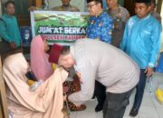 Jumat Barokah Polsek Kampar Sentuh Warga Alam Panjang, Kapolsek: ‘Bantu Satu Orang, Ubah Dunianya!’ Berkah Silaturahmi dan Pesan Kamtibmas!