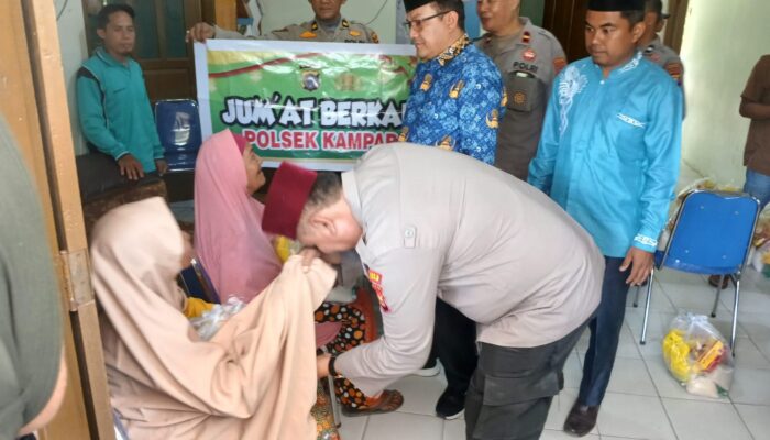 Jumat Barokah Polsek Kampar Sentuh Warga Alam Panjang, Kapolsek: ‘Bantu Satu Orang, Ubah Dunianya!’ Berkah Silaturahmi dan Pesan Kamtibmas!