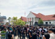 Masyarakat Geruduk PTUN Pekanbaru! Teriakkan Perlawanan terhadap Mafia Tanah dan Mafia Hukum