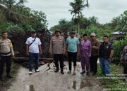 Kericuhan di Air Hitam Pujud, Barak dan Sejumlah Kendaraan Warga Dibakar Massa
