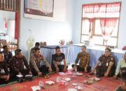 Pentingnya Memastikan Situasi Kondusif, Kapolres Tanjung Jabung Timur AKBP Ade Candra Bersama Kacabjari Nipah Panjang Lakukan Mitigasi