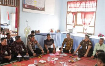 Pentingnya Memastikan Situasi Kondusif, Kapolres Tanjung Jabung Timur AKBP Ade Candra Bersama Kacabjari Nipah Panjang Lakukan Mitigasi
