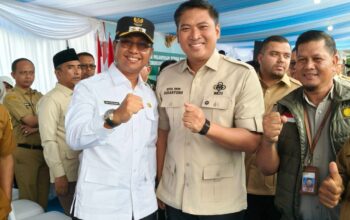 Wabup Rohil Jhony Charles Hadiri Pelantikan DPD HKTI Riau Bersama Wamen Pertanian di Kampar