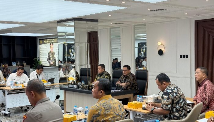 Putus Rantai Tengkulak, Polri Fasilitasi Permodalan KUR dan Penyerapan Bulog bagi Petani Jagung