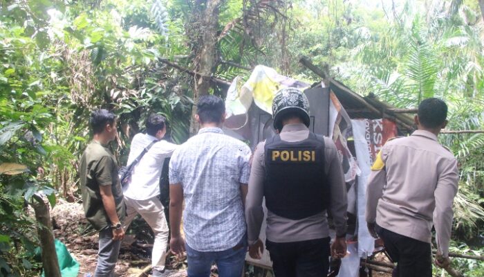Team Gabungan Polres Rohul Melakukan Penindakan Narkoba di Desa Rambah Tengah Hulu