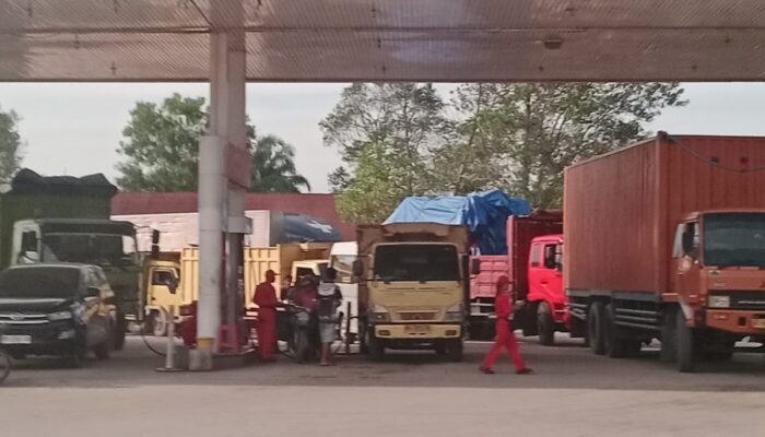 SPBU 14.287.6110 Duri–Dumai Diduga Jadi “Surga” Pelangsir BBM Subsidi, Aparat Penegak Hukum Tutup Mata?