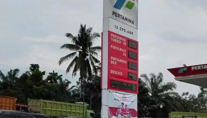 Viral…!!! SPBU 13.295.609 Logas Hilir Diduga Menjadi Tempat Pelangsir BBM Solar Subsidi Milik Mafia Minyak, Warga Keluhkan Antrian Mobil Pelangsir