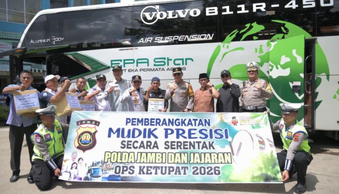 Kapolda Jambi Lepas Keberangkatan Mudik Presisi, Pastikan Keselamatan dan Kelancaran Pemudik