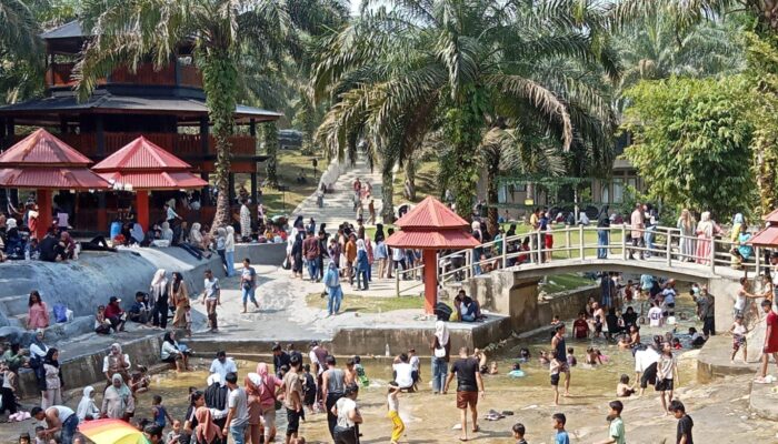 Libur Lebaran 2026, Wisata Selanca Rohul Diserbu Pengunjung dari Luar Daerah.