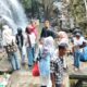 Ribuan Wisatawan Padati Air Terjun Guruh Gemurai, Fasilitas Rusak Jadi Sorotan