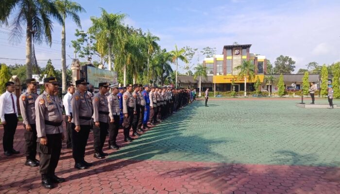 Kapolres Siak Pimpin Apel Sabuk Kamtibmas, Tekankan Deteksi Dini Gangguan Keamanan