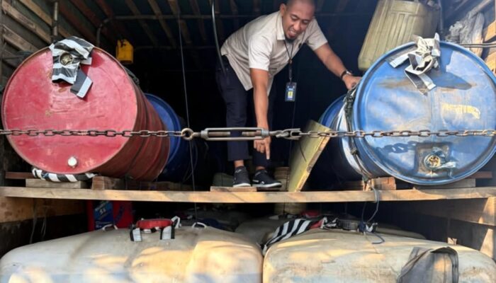 Polres Tebo Melalui Tim Satreskrim Polres Tebo Berhasil Amankan 4 Orang Dugaan Tindak Pidana Pengangkutan BBM Ilegal