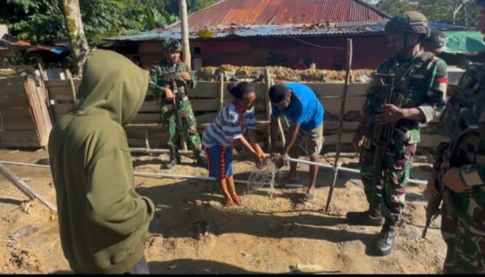 Satgas Pamtas Yonif 763/SBA Pos Joshiro Laksanakan Kegiatan Pembuatan Sumur Bor Bersama Babinsa kodim 1807 Sorong Selatan Papua Barat
