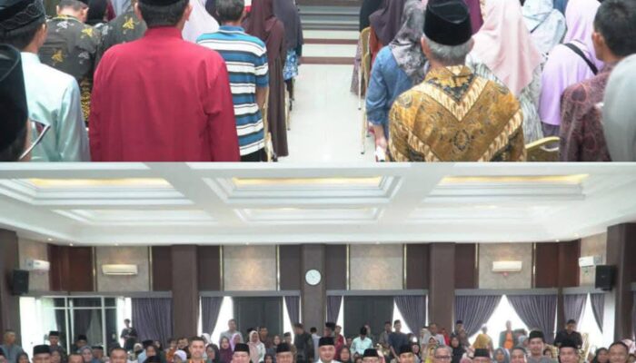 Bupati Kabupaten Tebo Serahkan Bantuan Sembako Kepada Masyarakat