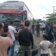 Telah Terjadi Kecelakaan Bus Tabrak Dua Mobil Parkir di Depan Kantor Bupati Tebo, Diduga Akibat Ban Pecah