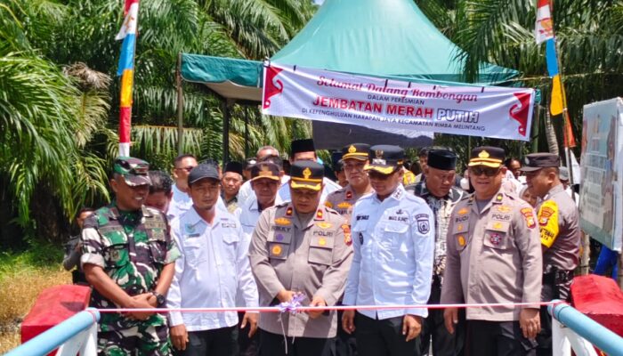 Wakil Bupati Jhony Charles Dampingi Wakapolres Resmikan Jembatan Merah Putih Presisi di Kepulauan Harapan Jaya