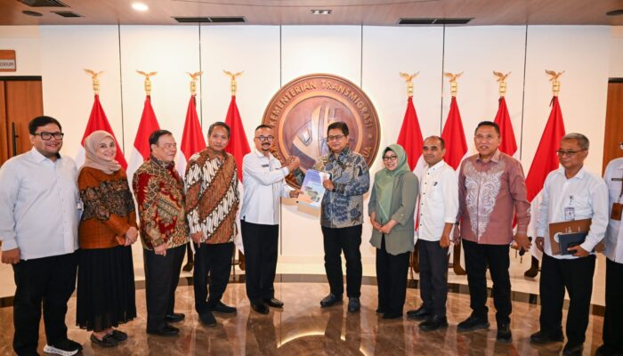 Terima Pimpinan DPRD Provinsi Gorontalo, Wamen Viva Yoga Dukung Kawasan Transmigrasi Gorontalo Sebagai Penopang Pertumbuhan Ekonomi Daerah