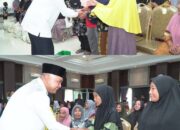 Bupati Tebo Serahkan Bantuan Sembako dari LAM Jambi Provinsi Jambi
