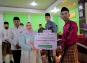 Bupati Bengkalis Serahkan Bantuan Bagi Korban Angin Puting Beliung Di Bathin Solapan