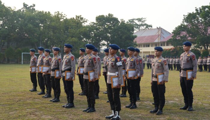 20 Personel Brimob Riau Raih Penghargaan, Dansat Brimob : Jadikan Prestasi sebagai Motivasi
