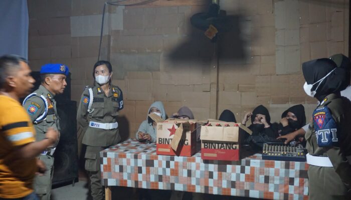 SATPOL PP KUANSING GELAR RAZIA SENYAP DI F5 SUNGAI BAWANG, 8 LC TERJARING DAN JALANI PEMERIKSAAN KESEHATAN