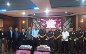 KEJAKSAAN NEGERI TEBO EKSEKUSI PENGEMBALIAN UANG Rp.3,825 MILIAR DALAM PERKARA KORUPSI KUR BSI