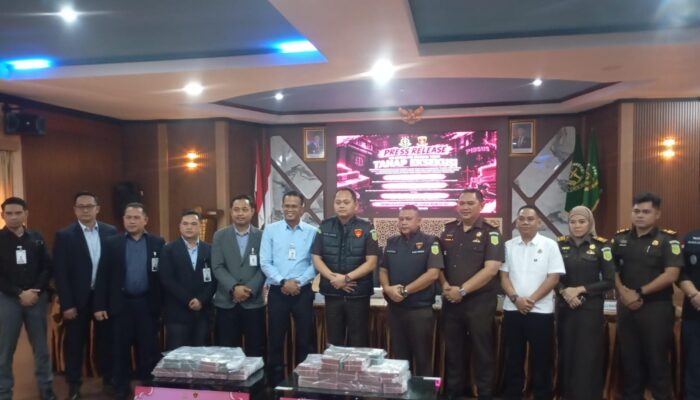 KEJAKSAAN NEGERI TEBO EKSEKUSI PENGEMBALIAN UANG Rp.3,825 MILIAR DALAM PERKARA KORUPSI KUR BSI