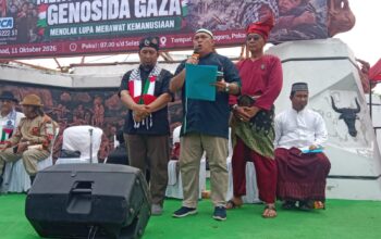 Ratusan Massa Gelar Aksi Bela Palestina di Tugu Perjuangan Diponegoro Dikawal Hulubalang LAMR, “Sebagai Bentuk Pengamanan Swakarsa”