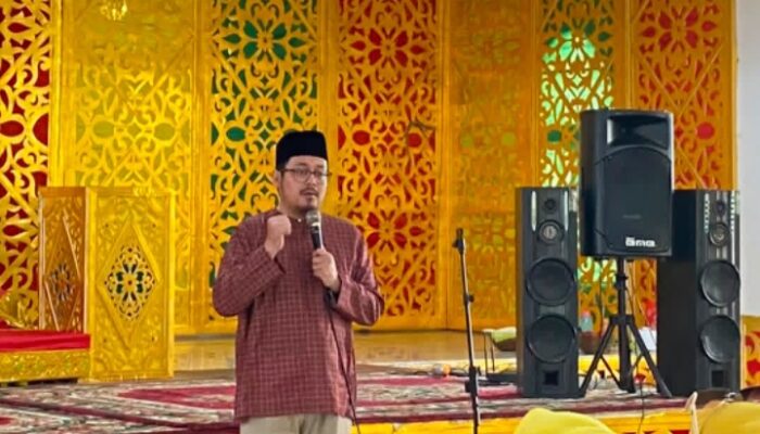 ​Cegah Tradisi Terkikis Zaman, LAMR Pekanbaru Latih Generasi Muda Buat Telur Merah dan Cenderamata Adat