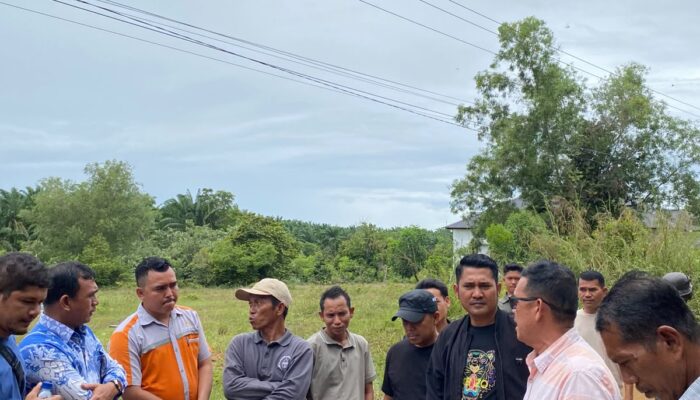 Rapatkan Barisan, Anggota DPRD Paluta dari Dua Dapil, Perusahaan dan Tokoh Masyarakat Gotong Royong Tinjau Perbaikan Jalan Bragas Simangambat